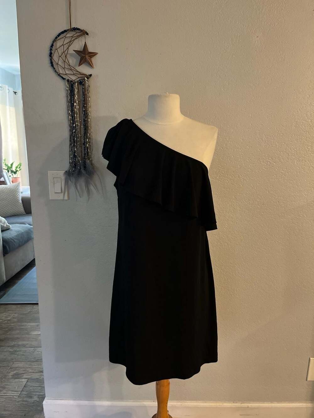 Signature Studio Black One-Shoulder Ruffle Dress Size M